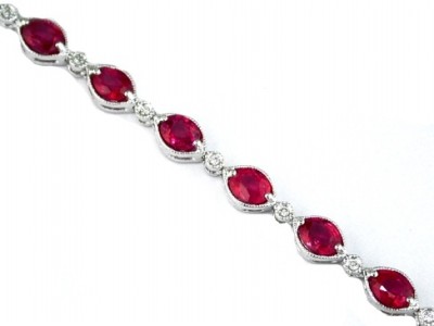 7.50cts Ruby and 0.14cts Diamo...