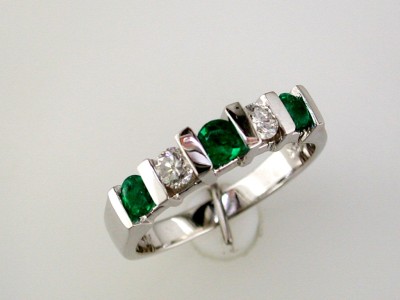 EMERALD & DIAMOND BAND